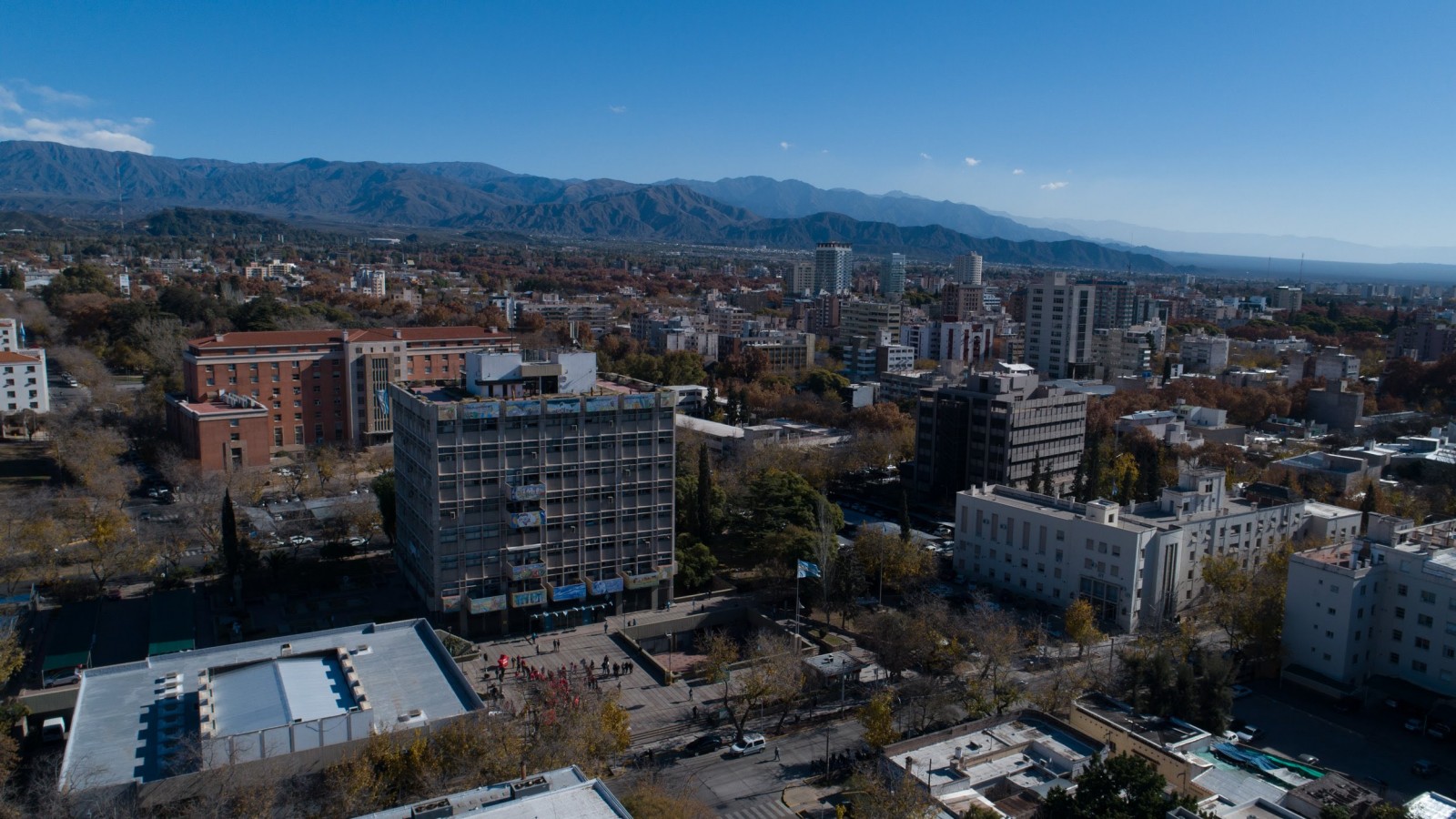 Ulpiano Suarez impulsa proyectos estratégicos para revitalizar la Ciudad de Mendoza
